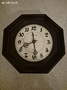 Hodiny na stenu