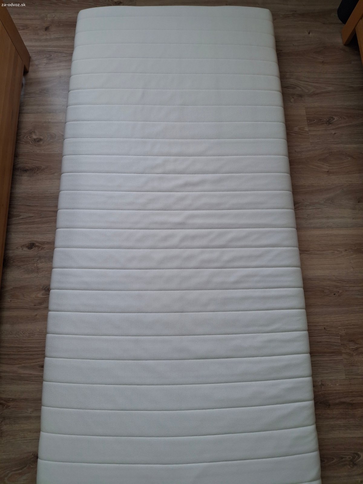 IKEA matrac Malfors 200x90 cm. Darujeme za odvoz krátko používaný matrac Malfors z IKEA, rozmer 200x90 cm. Veľmi dobrý stav, nepreležaný.