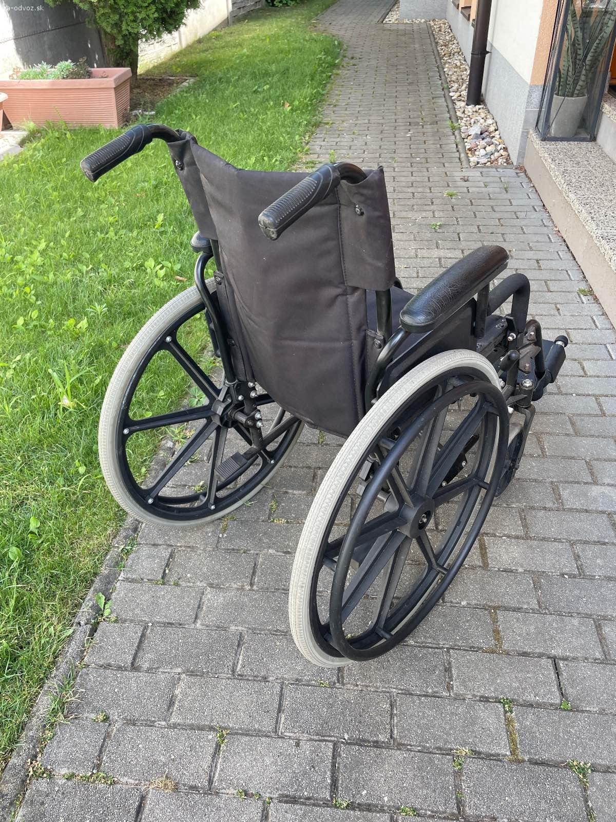 Darujem invalidny vozik
