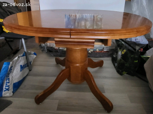 jedálenský stôl