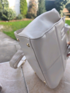 kabelka, trenckot, topánky