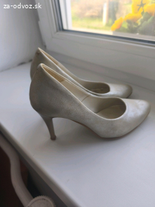 kabelka, trenckot, topánky