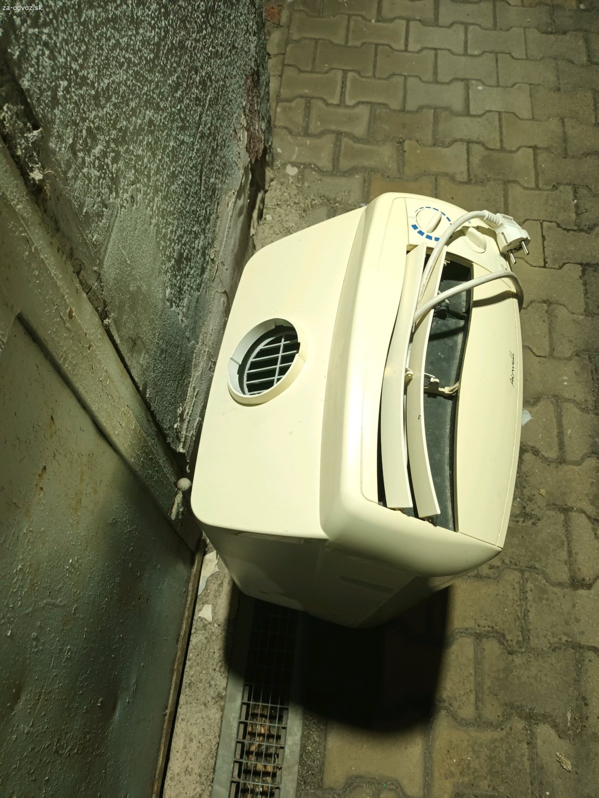 Klimatizácia Airwell. funkčna klimatizacia. chyba vyduch.