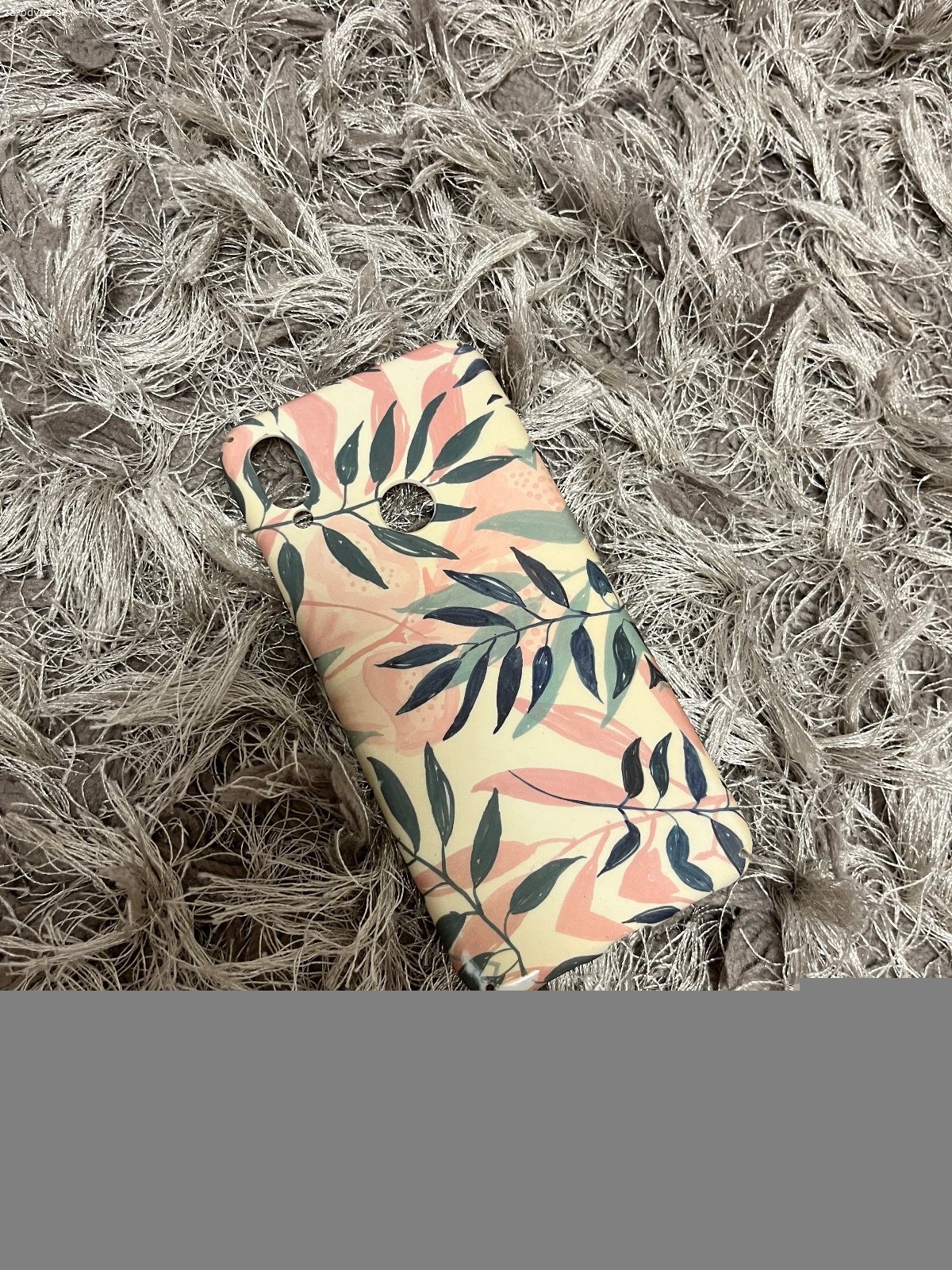 Kryty na Xiaomi Redmi note 7. Majú na sebe známky opotrebovania