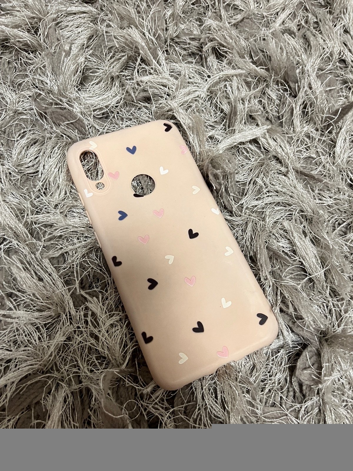 Kryty na Xiaomi Redmi note 7. Majú na sebe známky opotrebovania