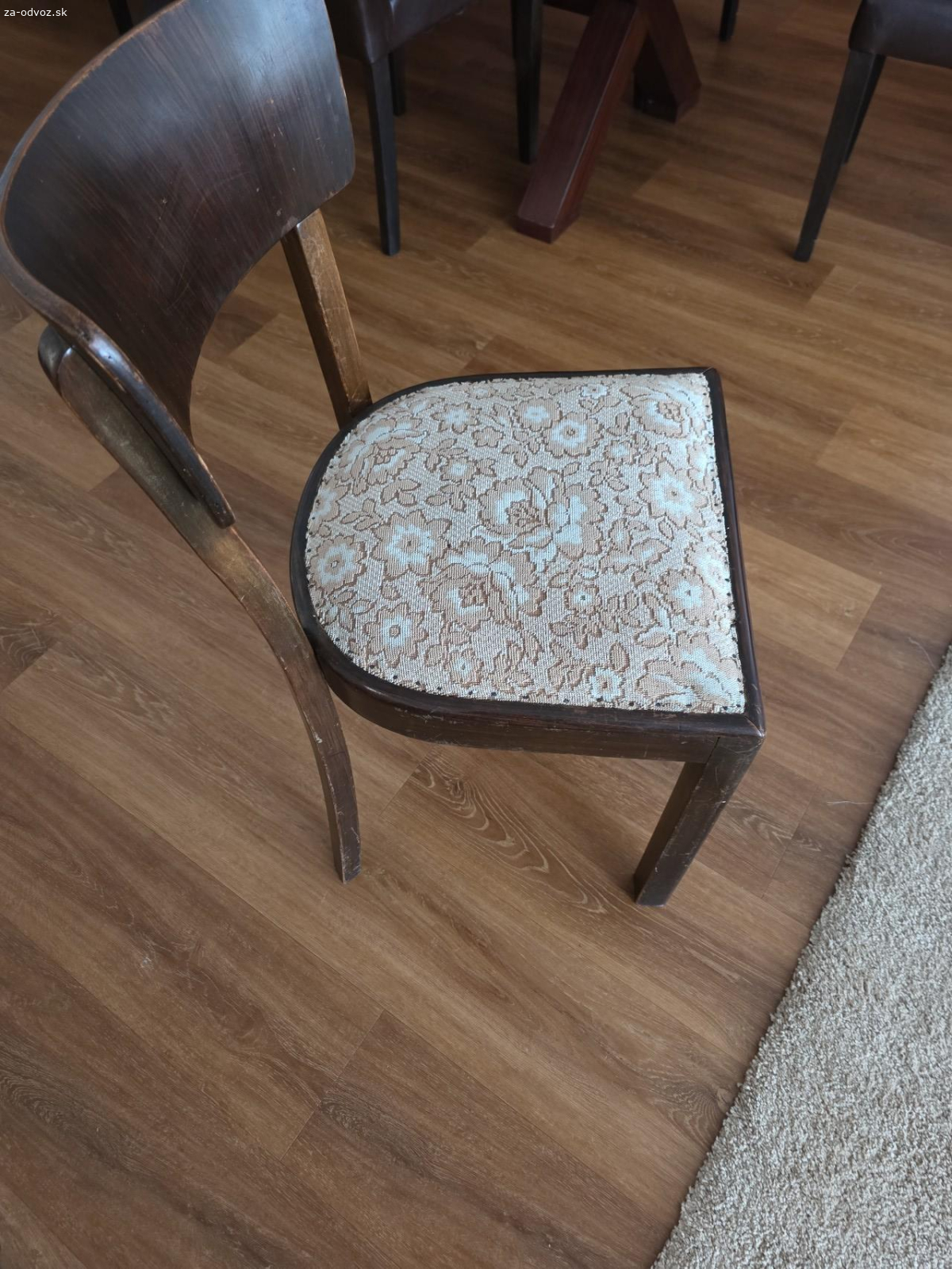 kuchynské stoličky