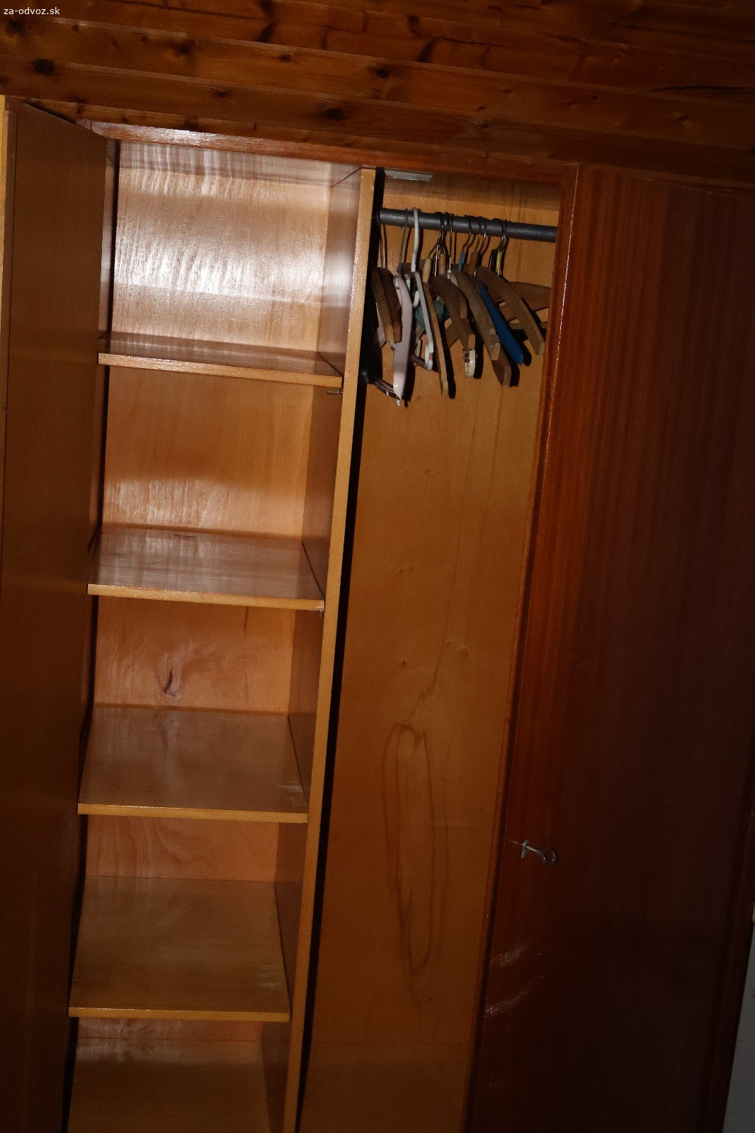 Mahagonove skrine z jednej serie