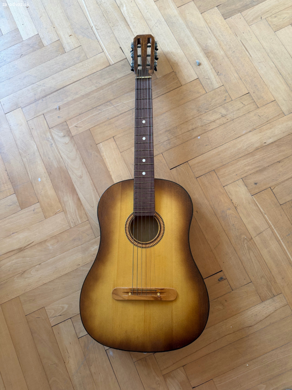 malo pouzivana gitara
