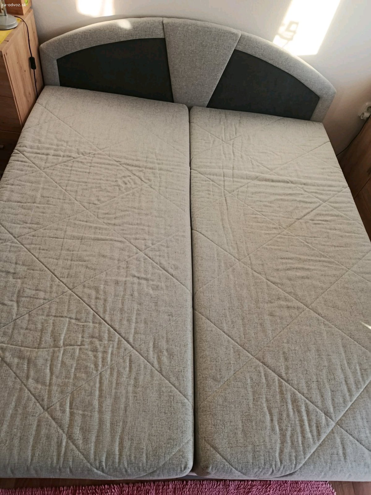 manželská posteľ. Darujem v dobrom stave manželskú posteľ 180 / 200 cm. s úložným priestorom