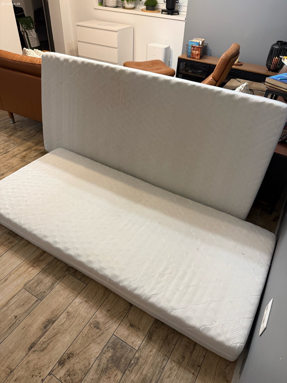 Matrac. Darujem za odvoz 2x matrac s rozmerom 200x90x15cm. Matrace boli pouzivane cca 10rokov. Len volat a sms.