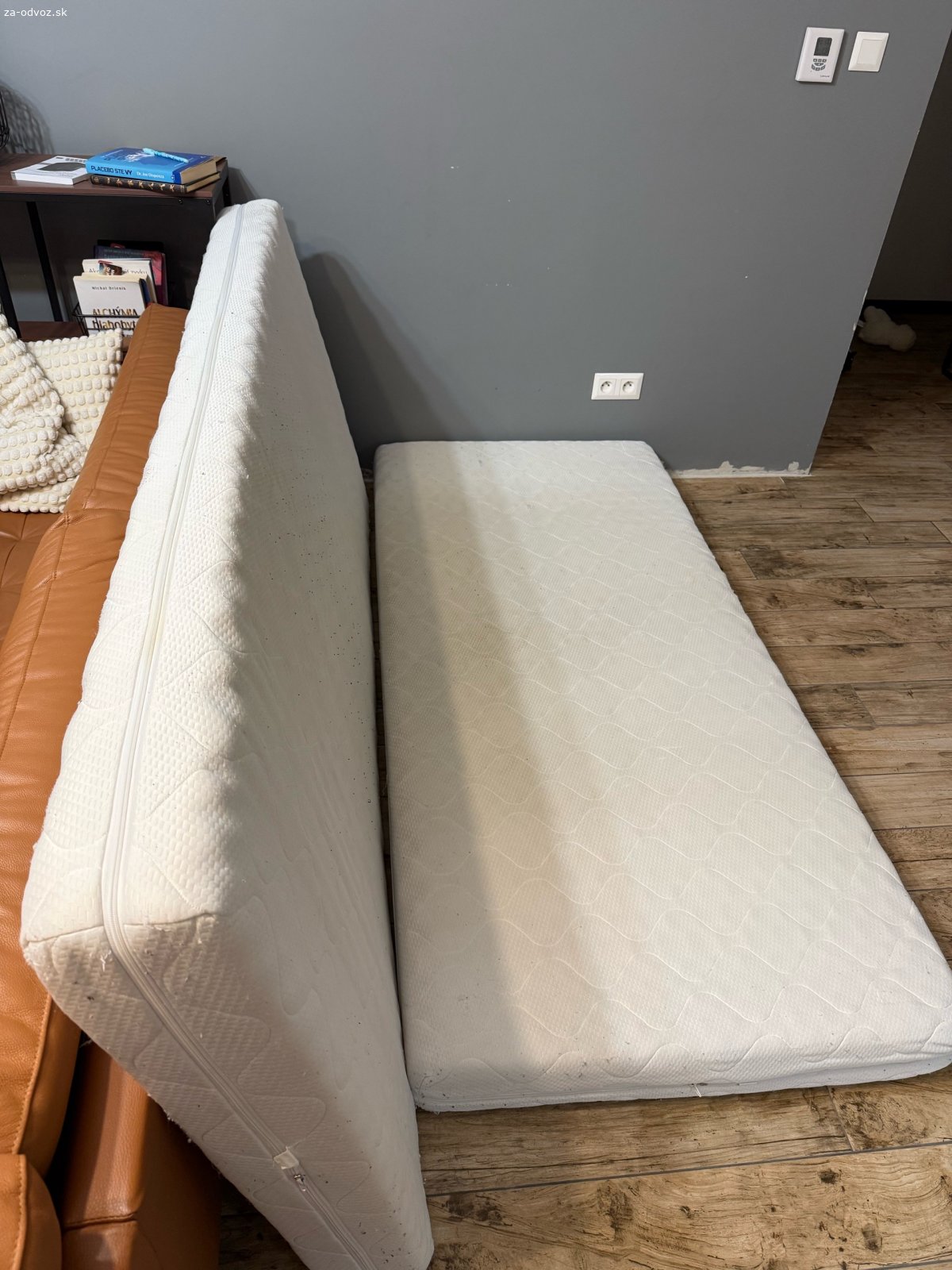 Matrac. Darujem za odvoz 2x matrac s rozmerom 200x90x15cm. Matrace boli pouzivane cca 10rokov. Len volat a sms.