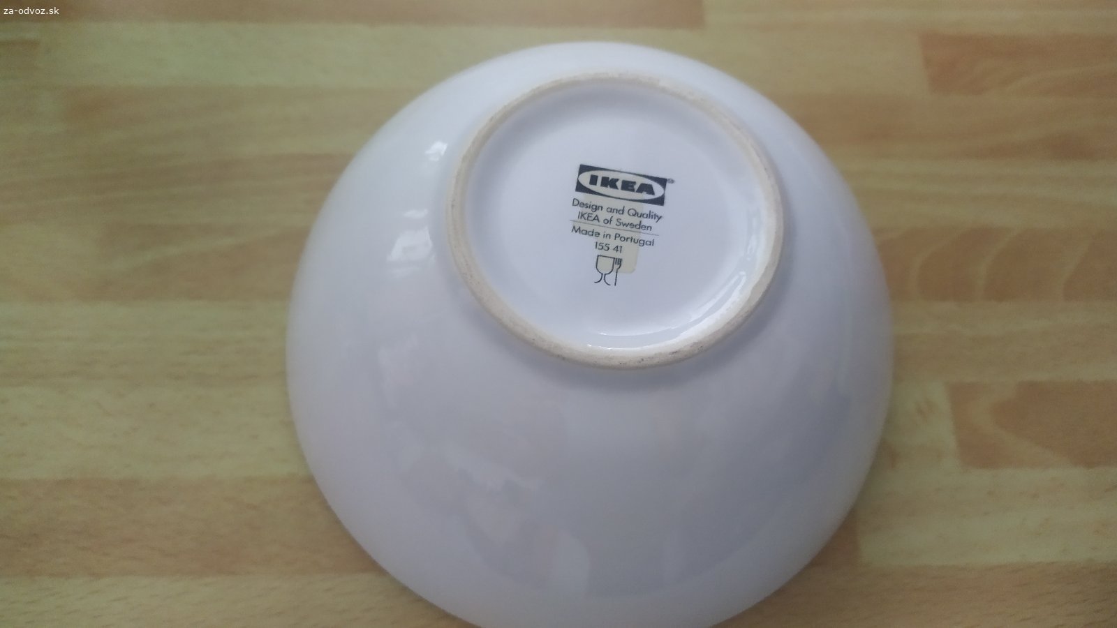 miska. Darujem IKEA misku s priemerom 16cm, vyska 7cm.