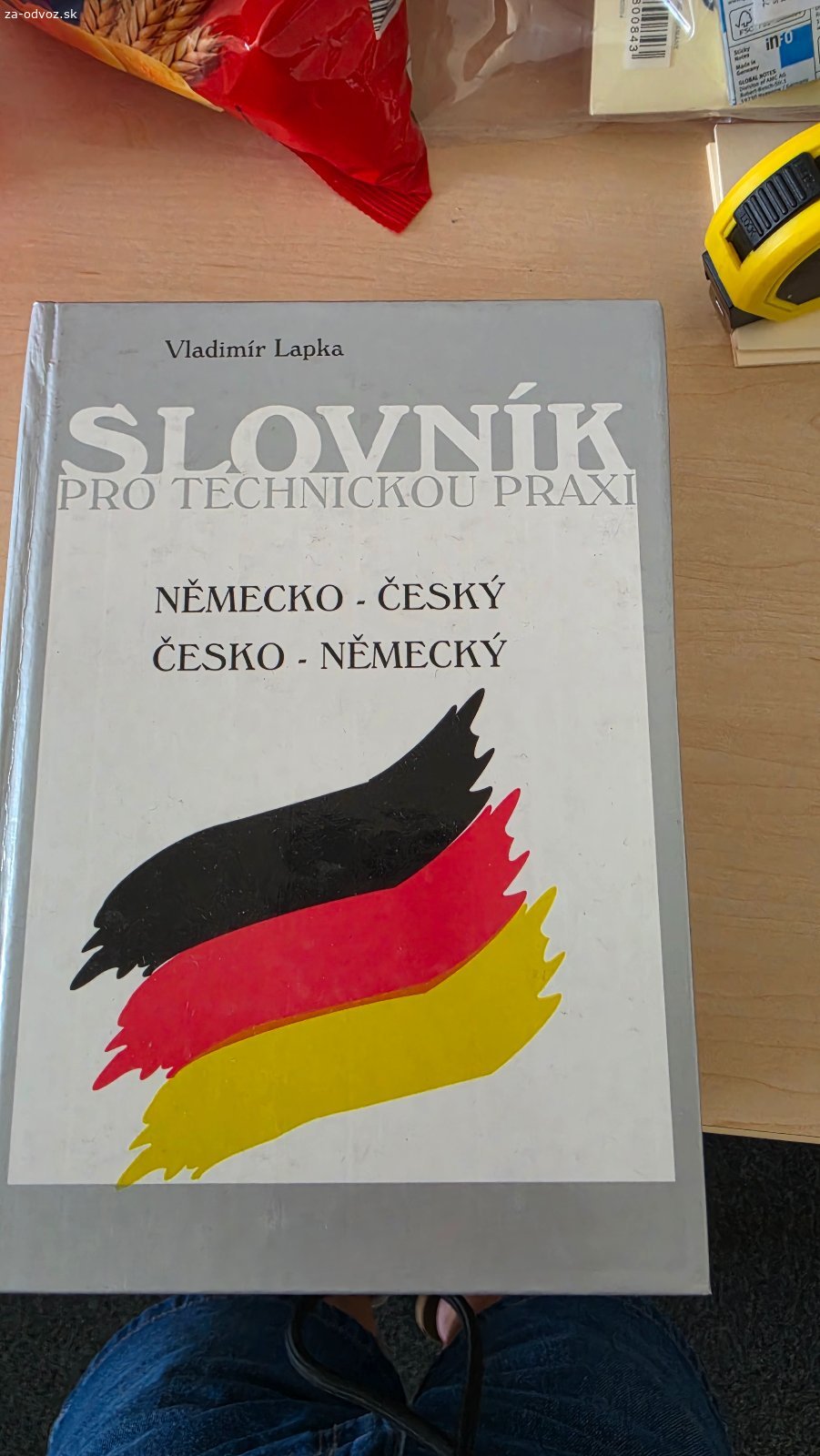 Nemecko-slovenské knihy. darujem 5 kníh:
pravidlá slovenského pravopisu 
nemecko slovenske slovniky
nieco nemeckeho o korespondencii
a nejaky nemecky stavebny slovnik
