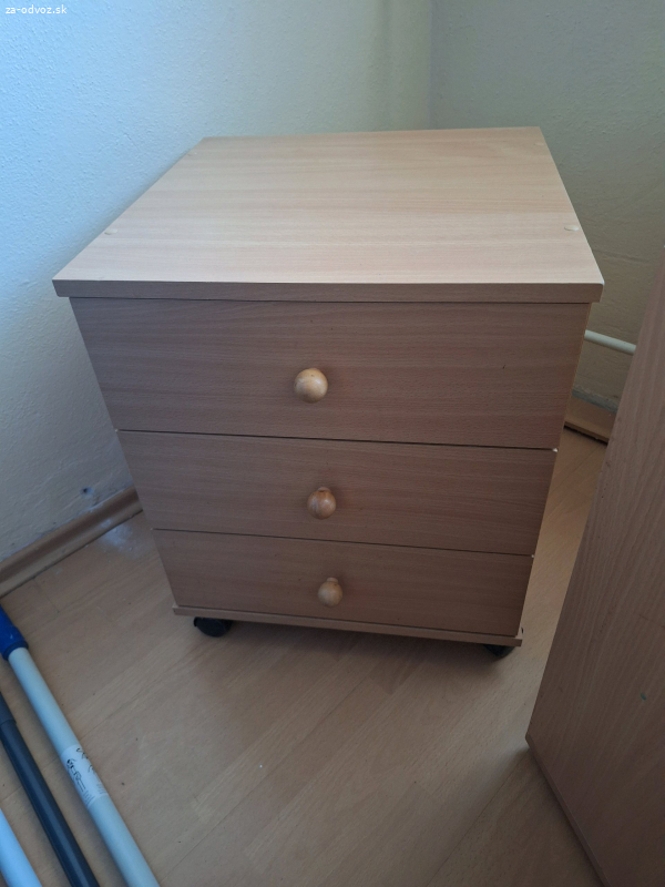 nočný stolík