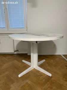 Okrúhly rozkladací stôl