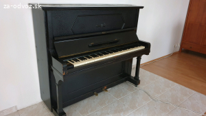 Piano Petrof