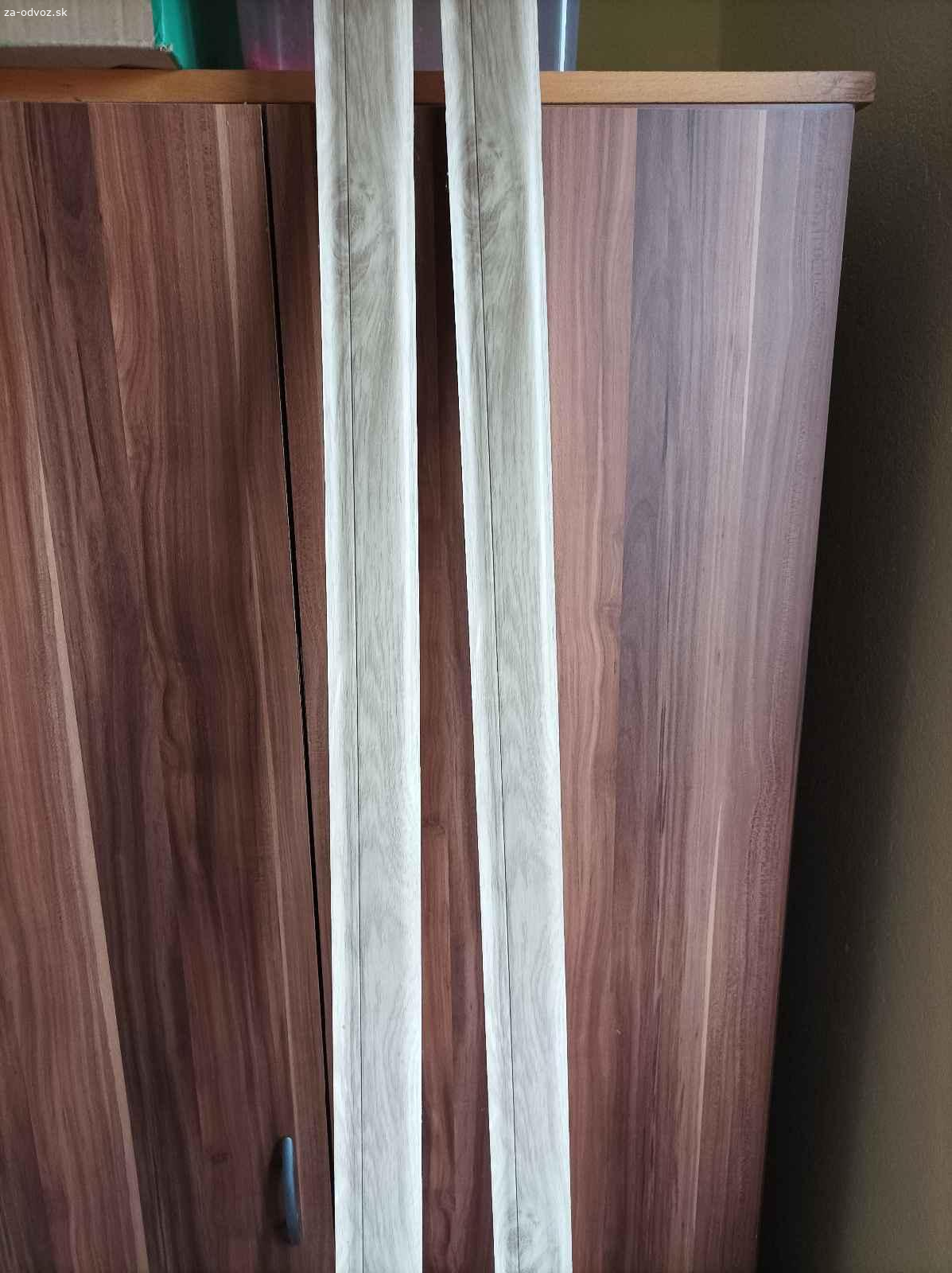 Podlahové lišty darujem