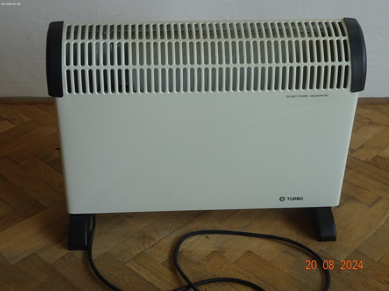 Ponúkam prenosný convertor. model CH-2000B - TURBO
poskytne teplý vzduch na miestach, kde vykurovanie nestačí, ako doplnkový zdroj, alebo, kde postačuje / sa chce len lokálne teplo,
3 výkonové stupne - 750, 1250 a 2000 W
vyskúšaný, inak nepoužívaný,
poteší kvalitná zrnková káva typ Arabica
možno dohodnúť odber v Karlovej Vsi
