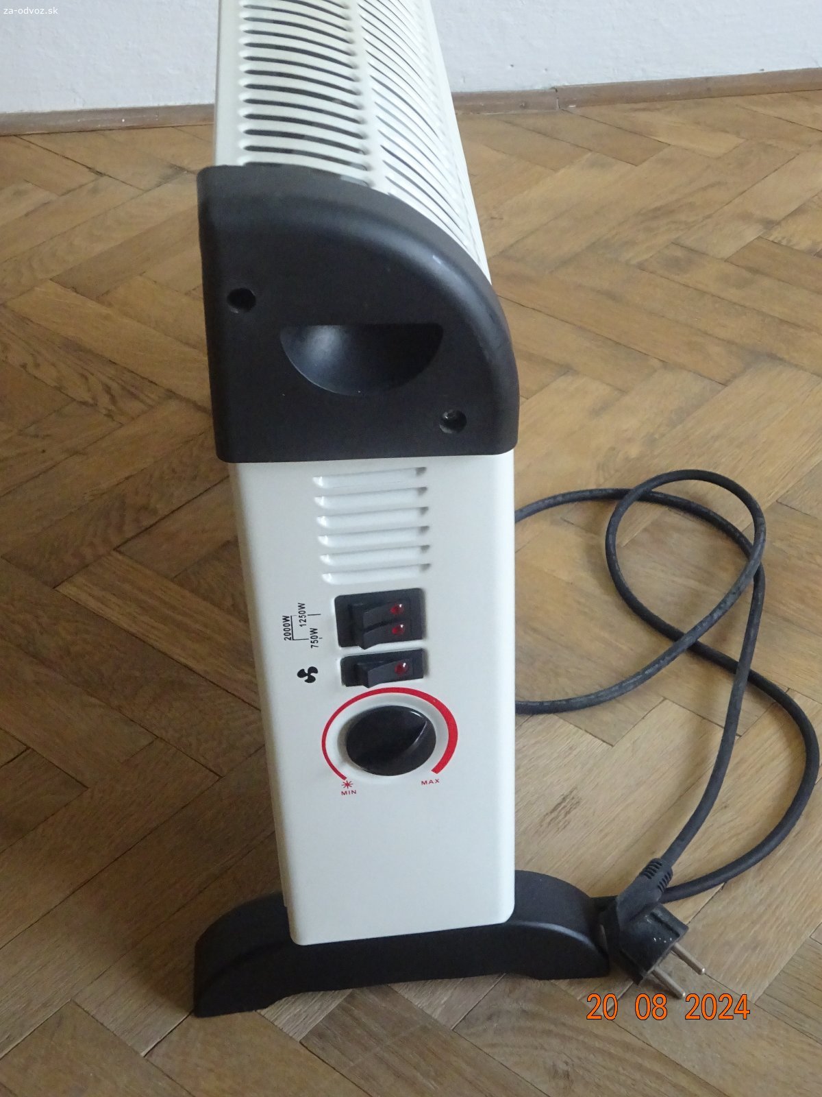 Ponúkam prenosný convertor. model CH-2000B - TURBO
poskytne teplý vzduch na miestach, kde vykurovanie nestačí, ako doplnkový zdroj, alebo, kde postačuje / sa chce len lokálne teplo,
3 výkonové stupne - 750, 1250 a 2000 W
vyskúšaný, inak nepoužívaný,
poteší kvalitná zrnková káva typ Arabica
možno dohodnúť odber v Karlovej Vsi