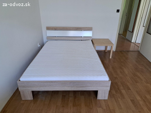 Postel sirka 135cm, s matracom
