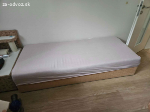 Postel váľanda s úložným priestorom