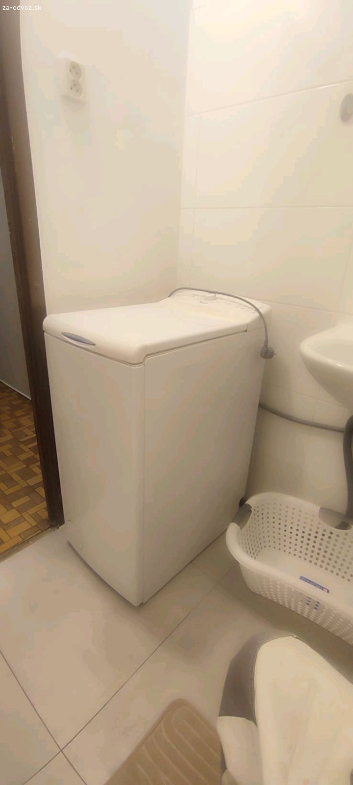 Darujem práčku Whirlpool. Darujem wirpool práčku... ešte poslúži