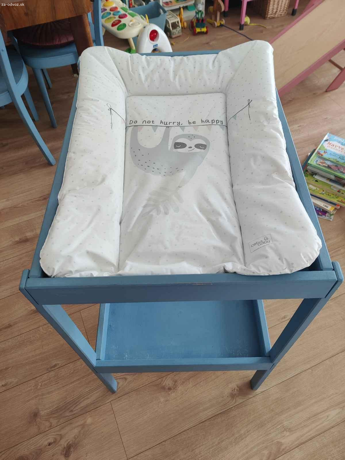 Prebaľovací pult s podložkou