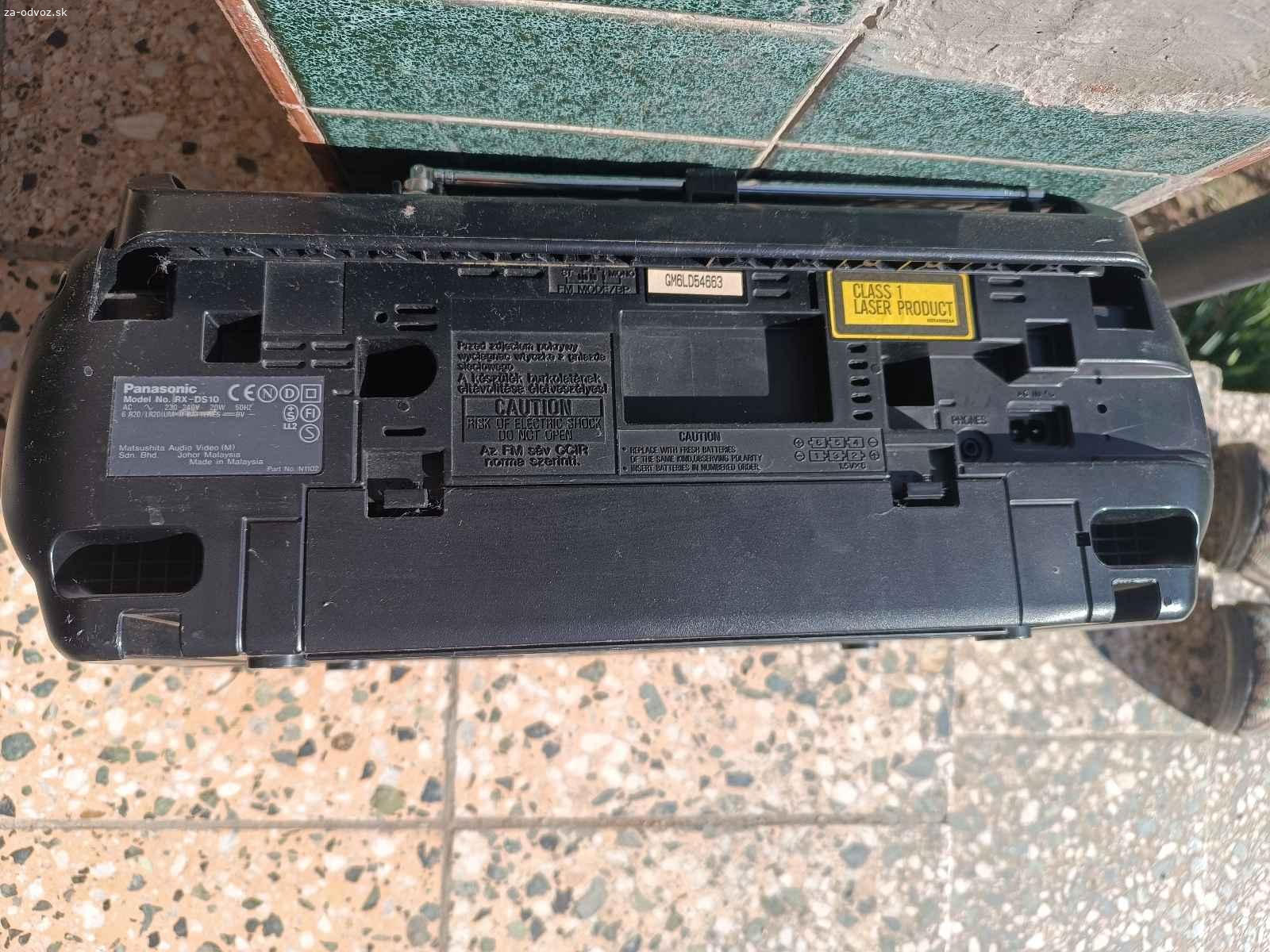 Rádio CD magnetofon