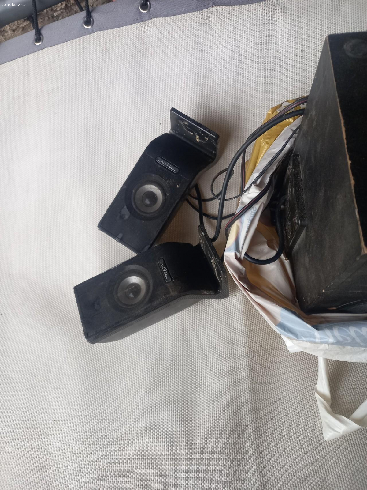 repraky k PC creative. Darujem, vhodné do garáže alebo dielne.