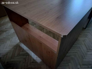Rohovy stolik na pocitac / pisaci stolik