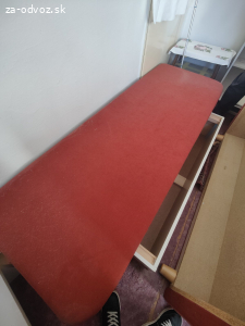 Rozkladací gauč s úložným priestorom