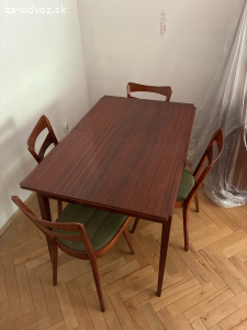 Rozkladací stôl bez stoliciek
