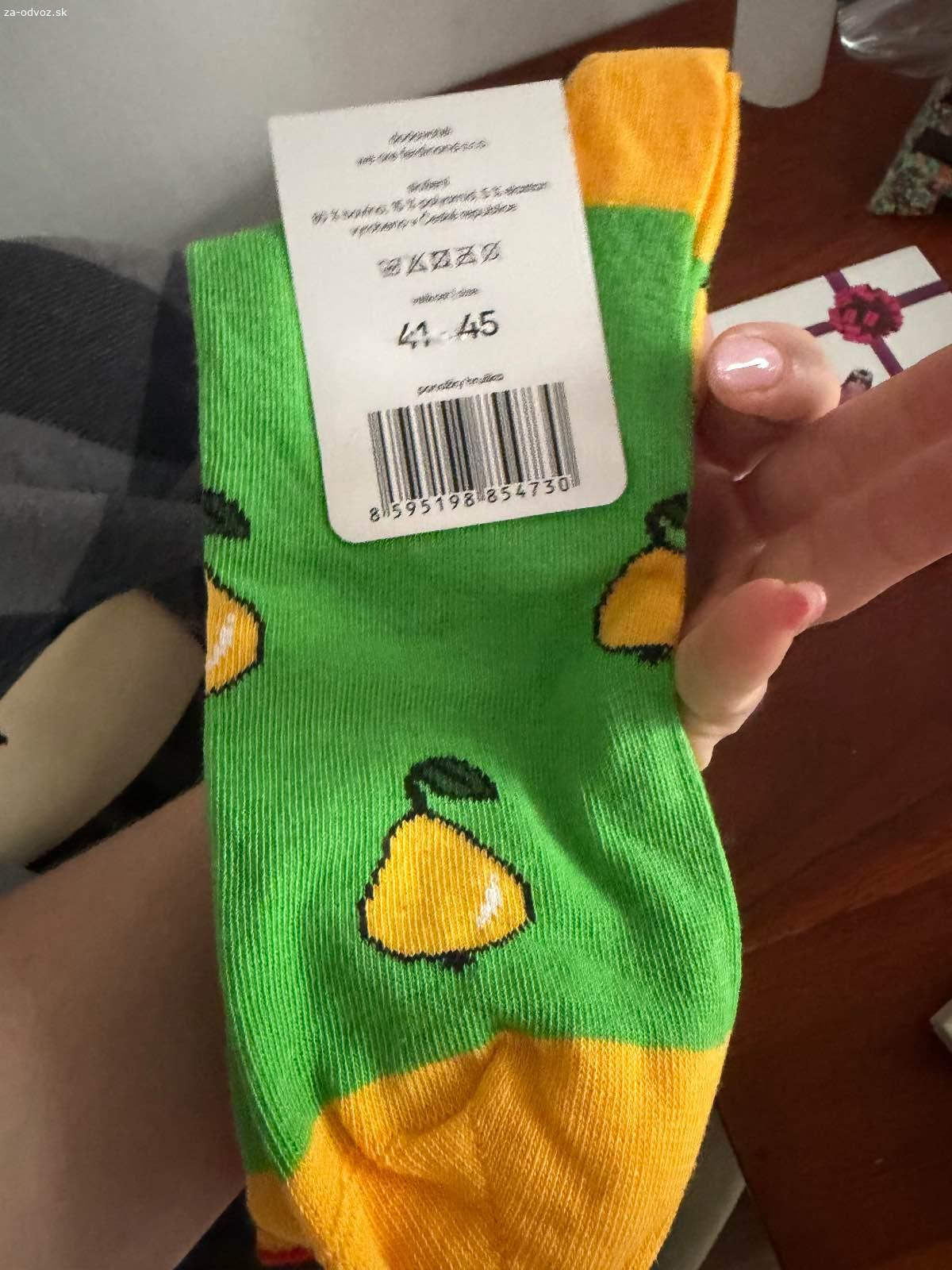 Rôzne veci. Cistic pleti - nepouzity, ponozky a egyptske sosky.