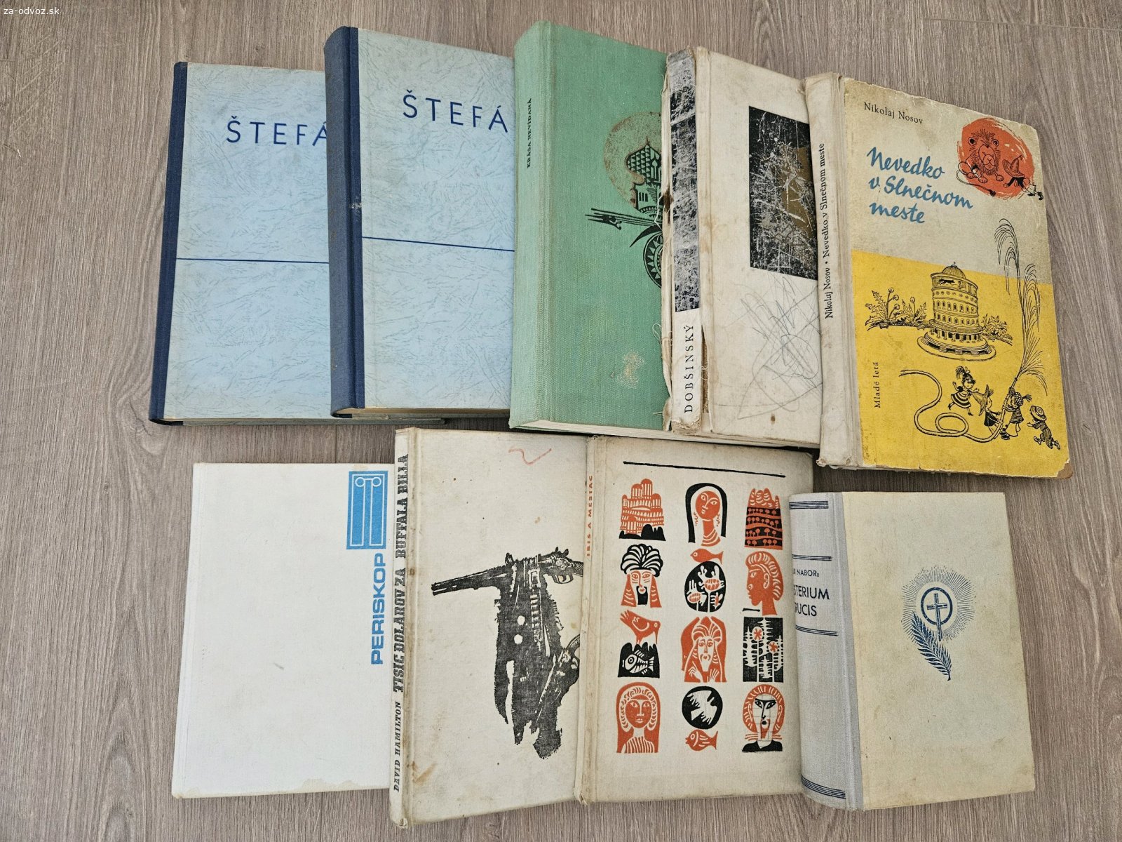 Knihy. Darujem staršie knihy. Rôzne - slovniky, atlas, mapy, história..
Osobný odber Trnava.