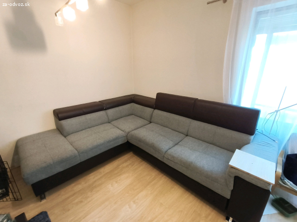 Roztahovaci gauč s úložným priestoro