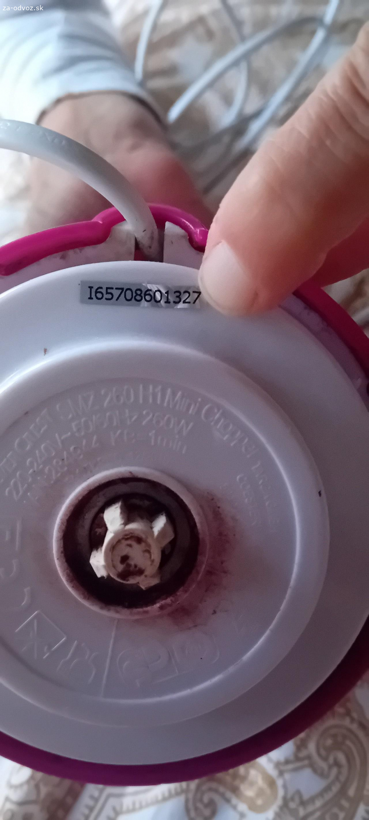 ručný mixér. darujem ručný mixér, kupený v lidli bez spodnej časti len motorček