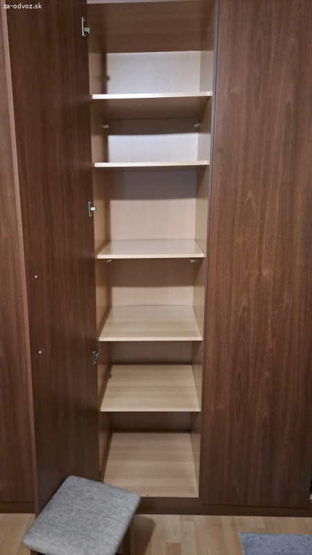 Šatníkova skriňa š256 x v223
