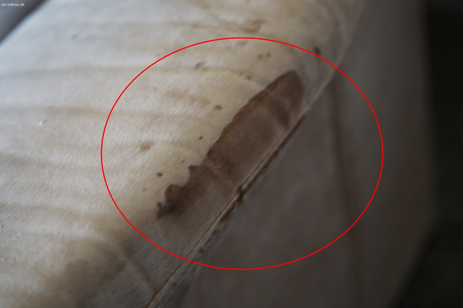 Sedačka. Darujem sedaciu súpravu za odvoz. Je používaná, poškrábaná, viď foto, ale ešte poslúži. Odvoz si treba zabezpečiť.

Prosím, kontaktujte prostredníctvom e-mailom alebo SMS: