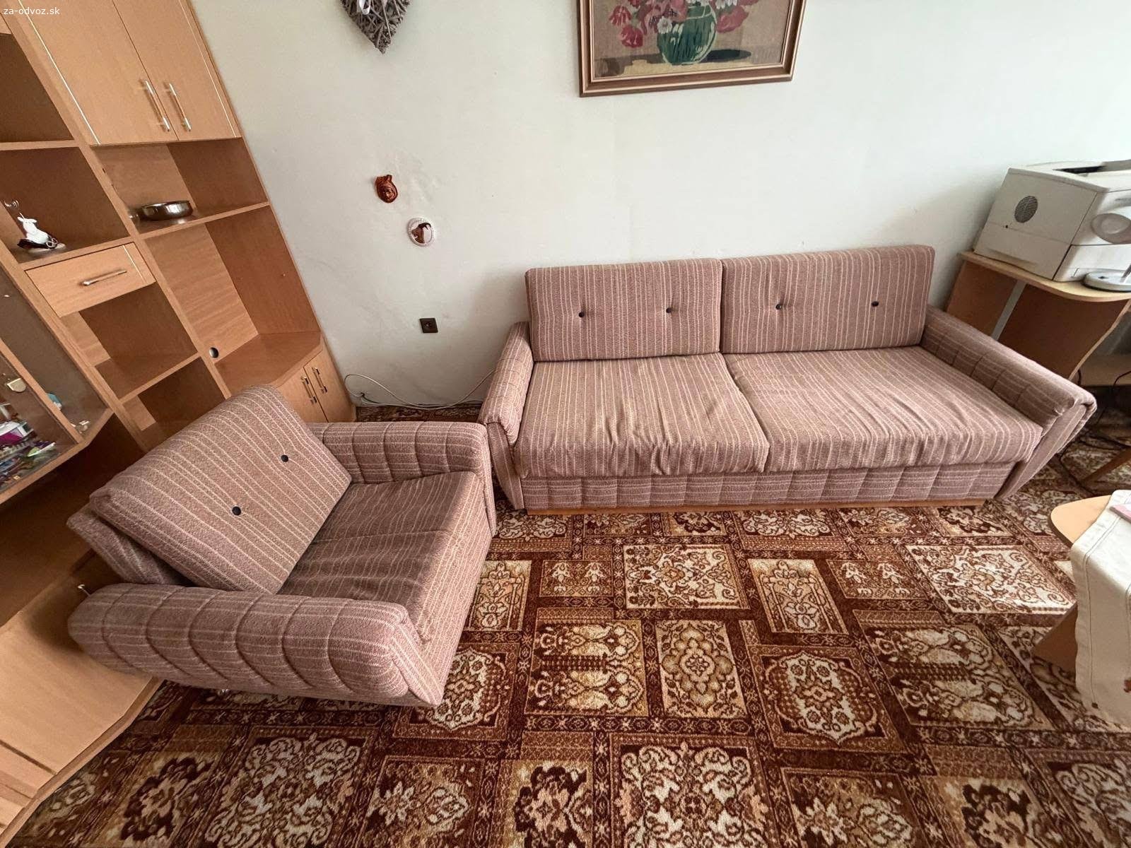 Sedackova suprava s kreslom. Darujem roztahovaci gauc s kreslom.