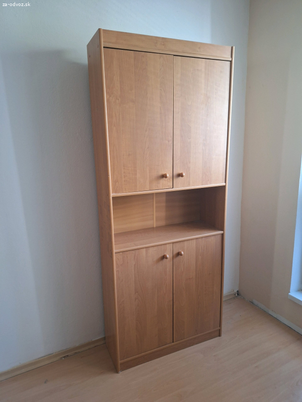 skriňa