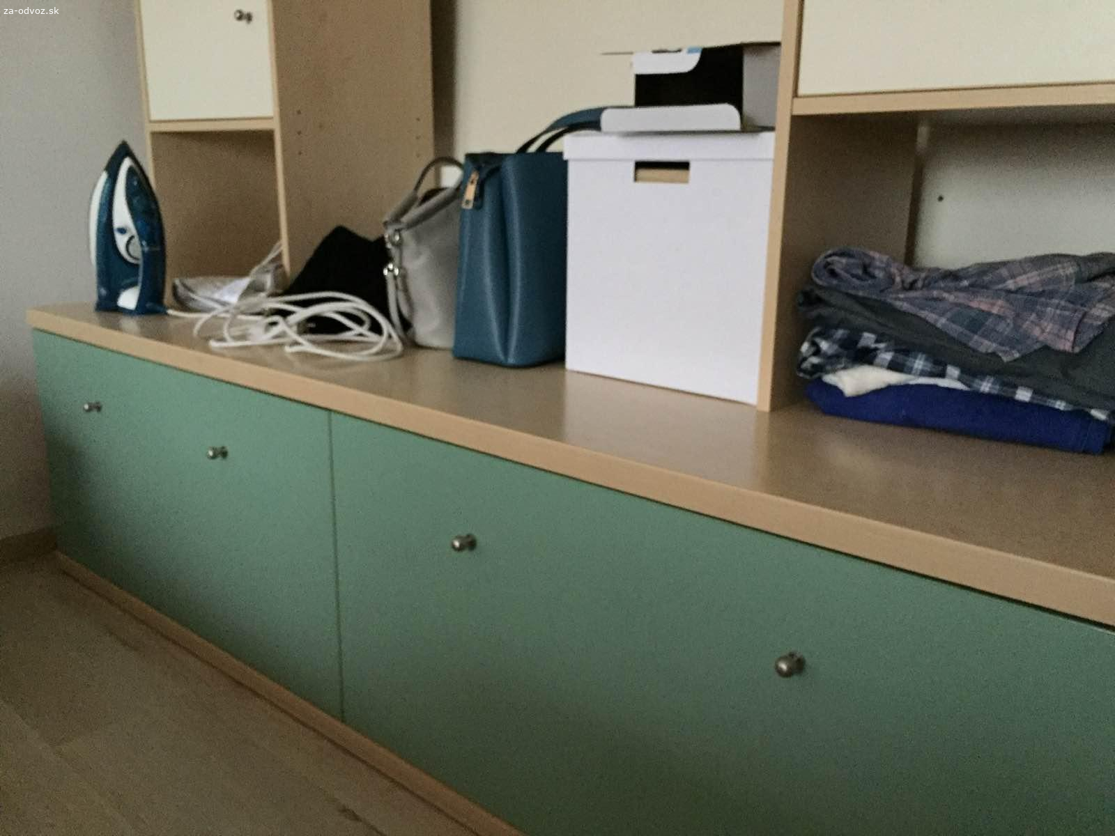 Skriňu, policu, knižnicu - Nájdi využitie sám :)