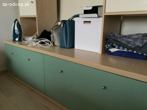 Skriňu, policu, knižnicu - Nájdi využitie sám :)