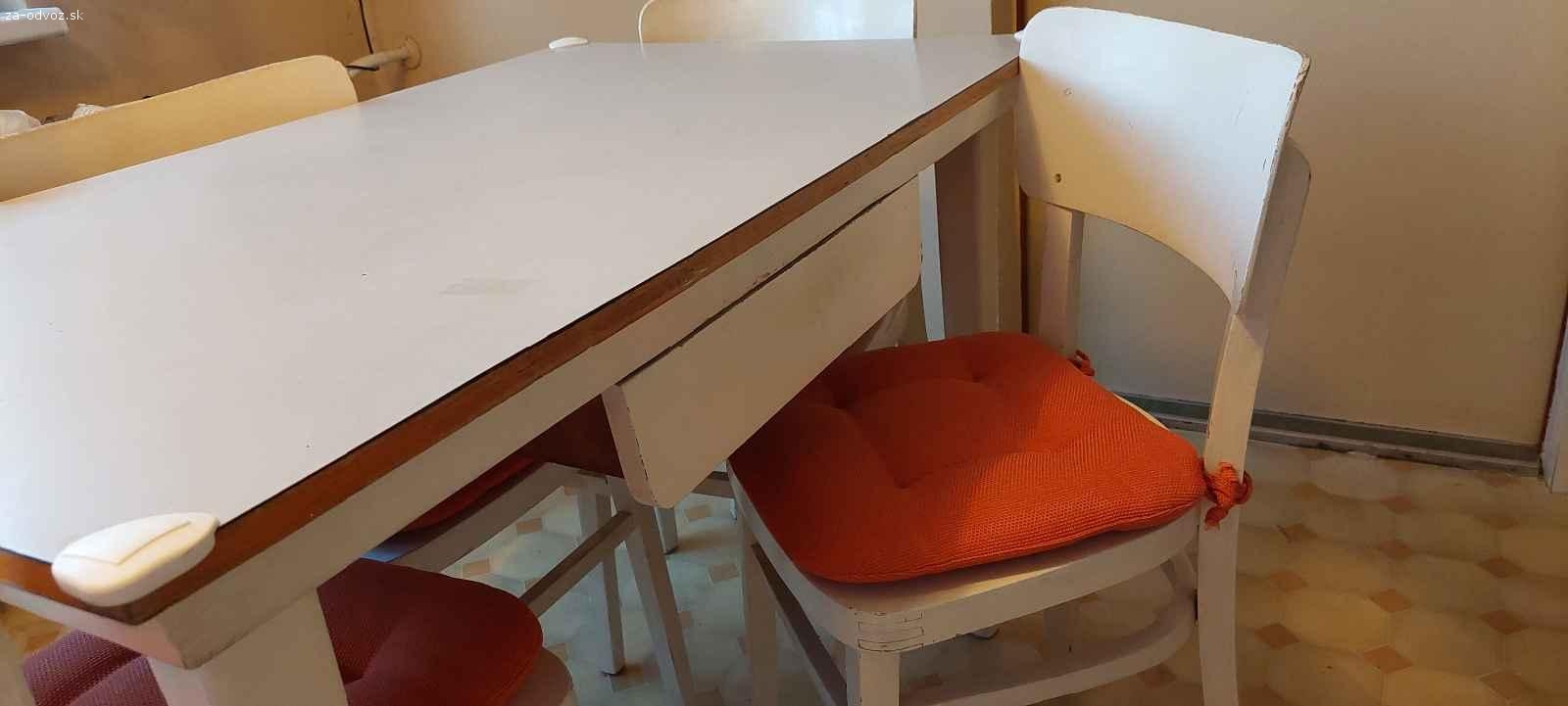 Starodávny jedálenský set