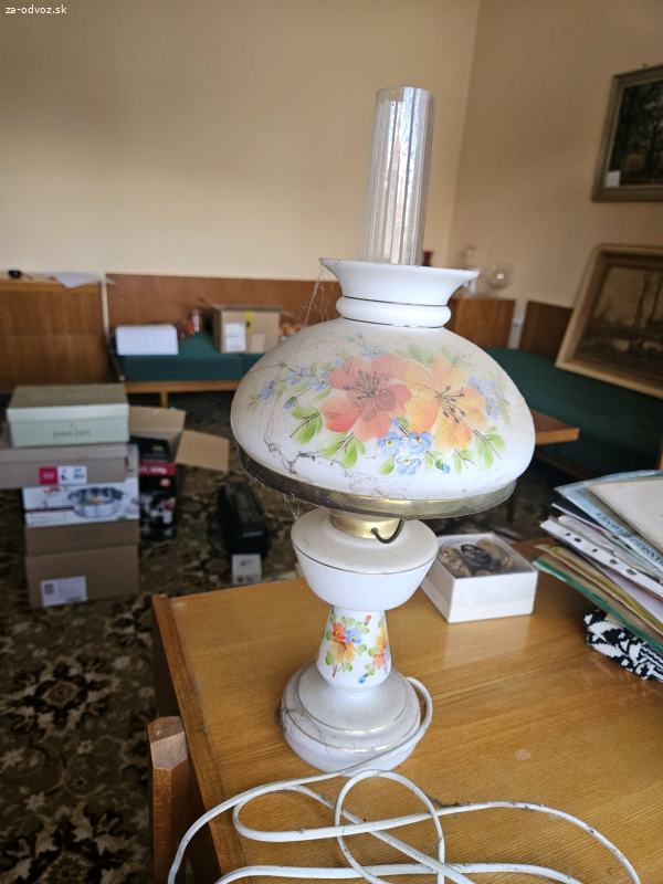 starožitná lampa