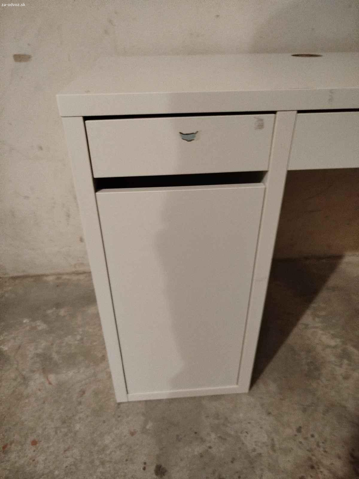 Starší písací stôl detský