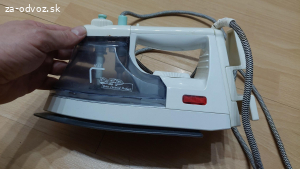 staršia naparovacia žehlička