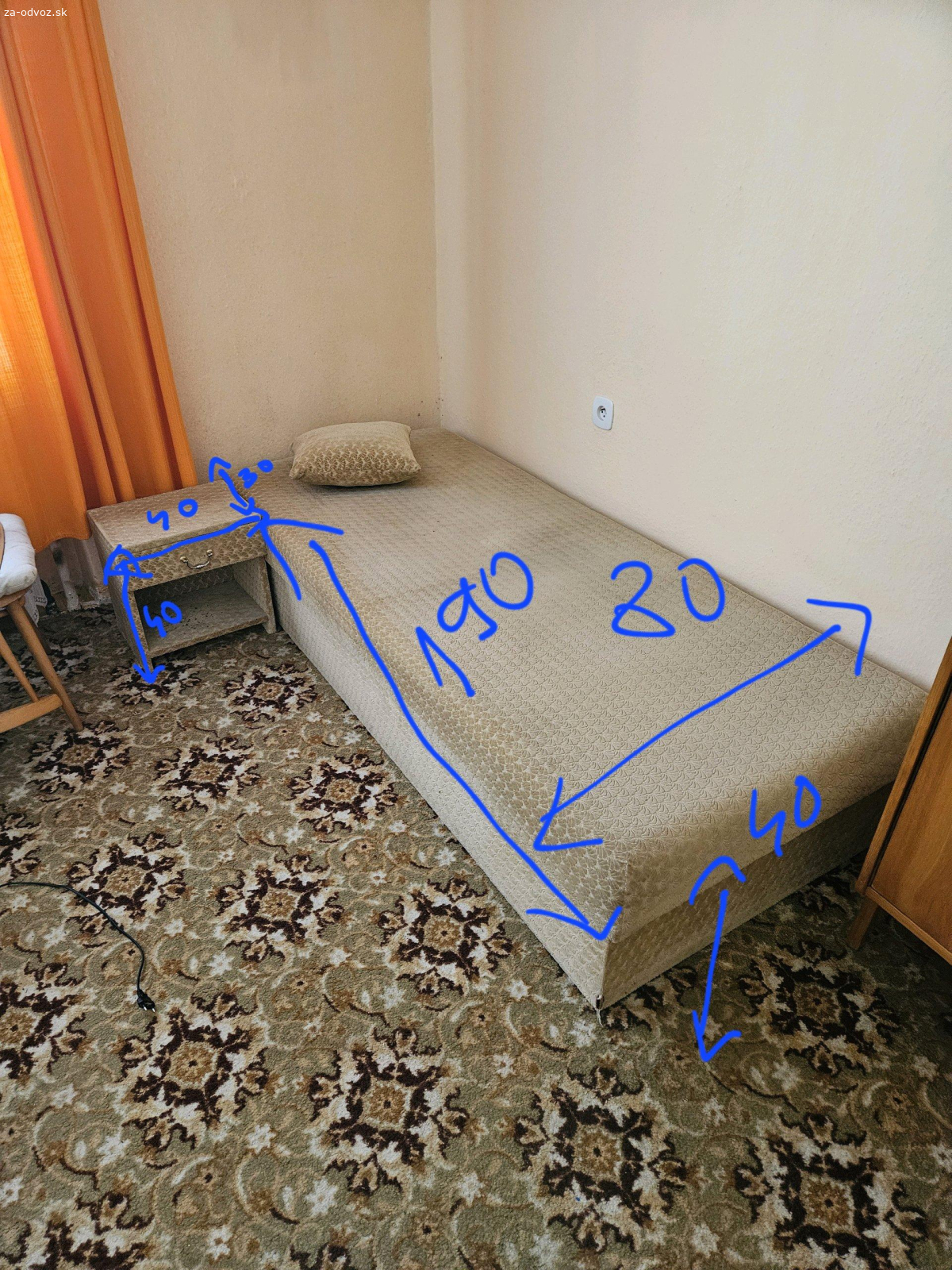 Staršia váľanda s nočným stolíkom