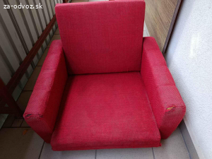 Staršie kreslo do garsónky, 1-izboveho bytu.