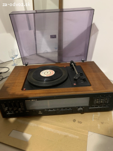 Starý gramofón s rádiom Tesla Alegro 1023 A-3