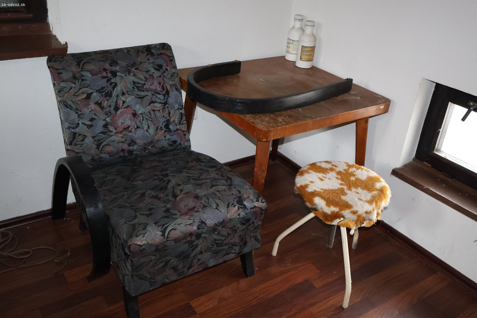 stoliky podla fotiek